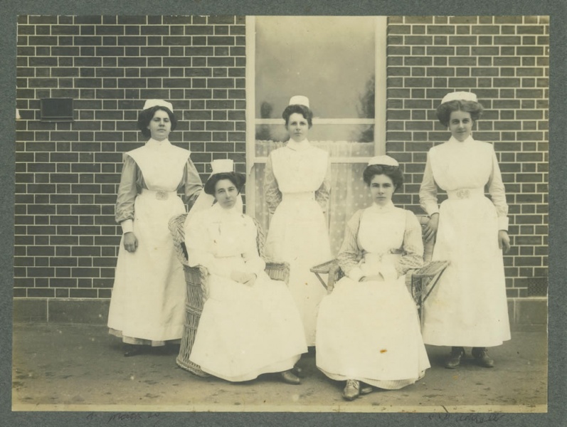 6 Violet Town Photograph Gallery