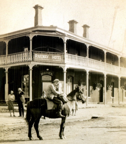 6199235499 Violet Town Photograph Gallery